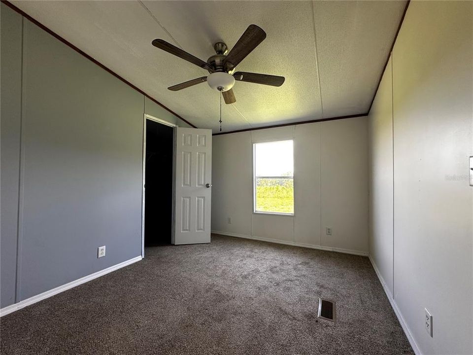 En Venta: $279,900 (4 camas, 2 baños, 1368 Pies cuadrados)