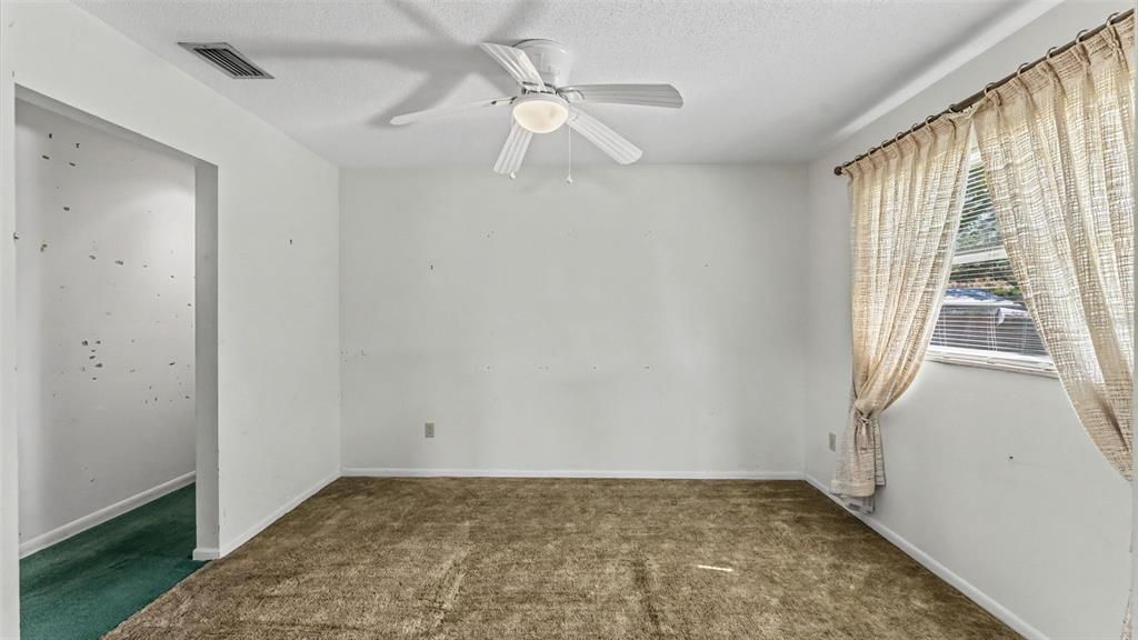 En Venta: $375,000 (3 camas, 2 baños, 1900 Pies cuadrados)