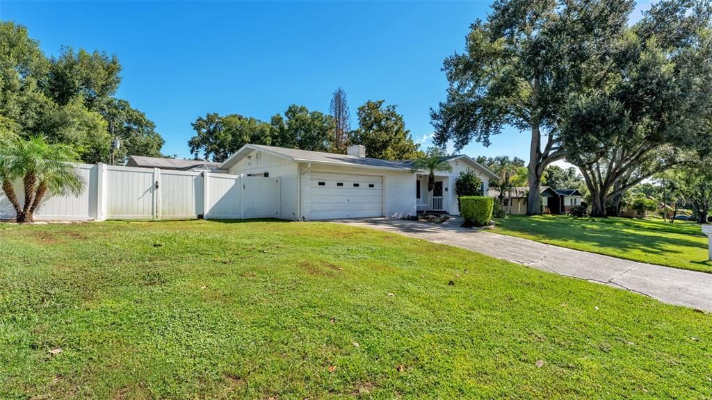 En Venta: $375,000 (3 camas, 2 baños, 1900 Pies cuadrados)