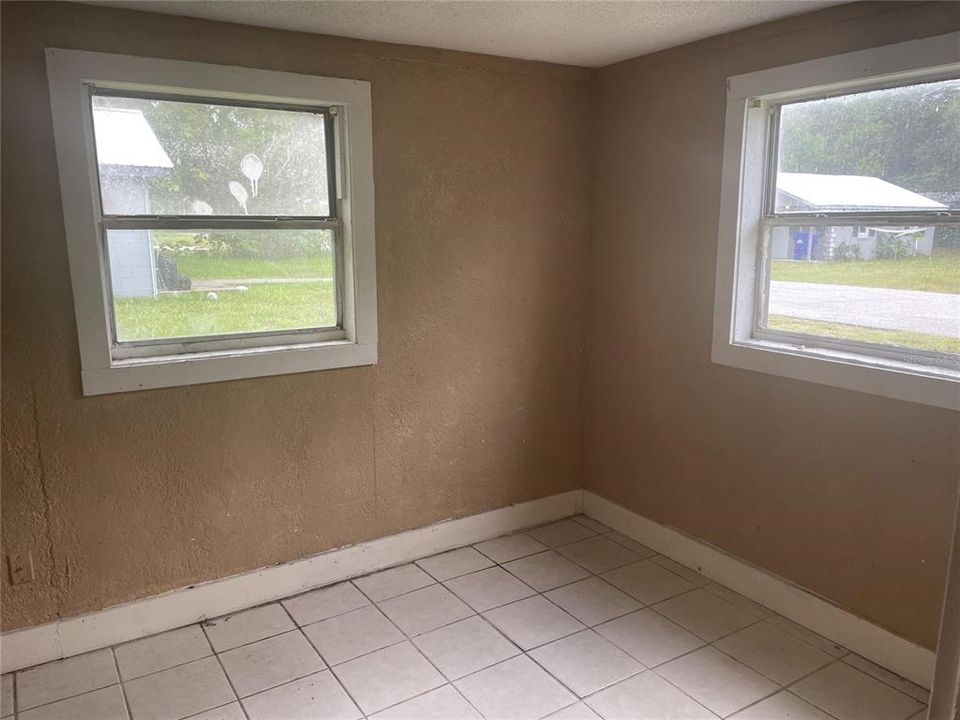 For Rent: $700 (2 beds, 1 baths, 530 Square Feet)