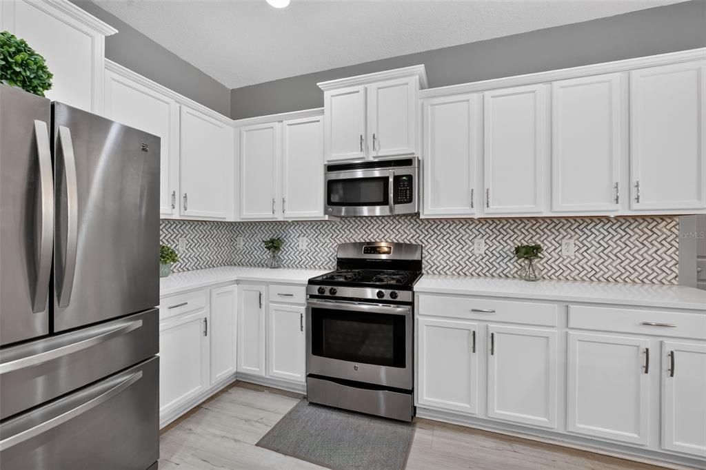 En Venta: $449,900 (4 camas, 2 baños, 2449 Pies cuadrados)