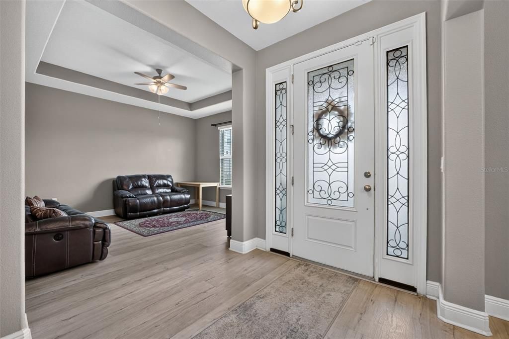 En Venta: $449,900 (4 camas, 2 baños, 2449 Pies cuadrados)