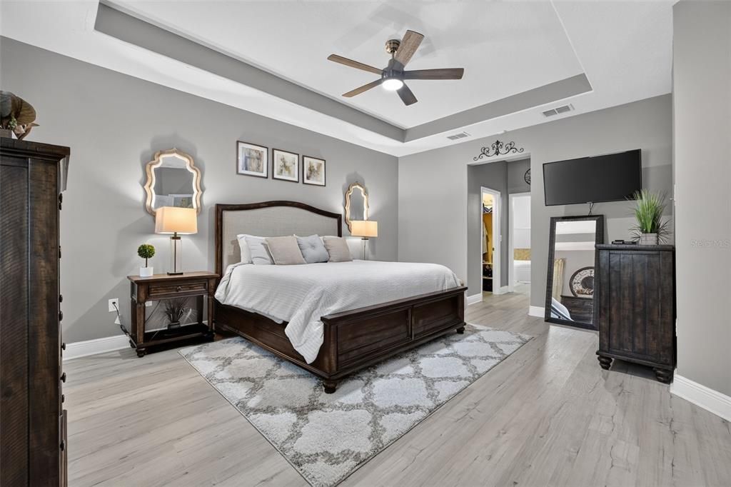 En Venta: $449,900 (4 camas, 2 baños, 2449 Pies cuadrados)