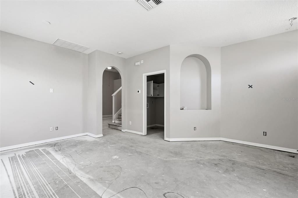 Active With Contract: $349,900 (4 beds, 3 baths, 2140 Square Feet)