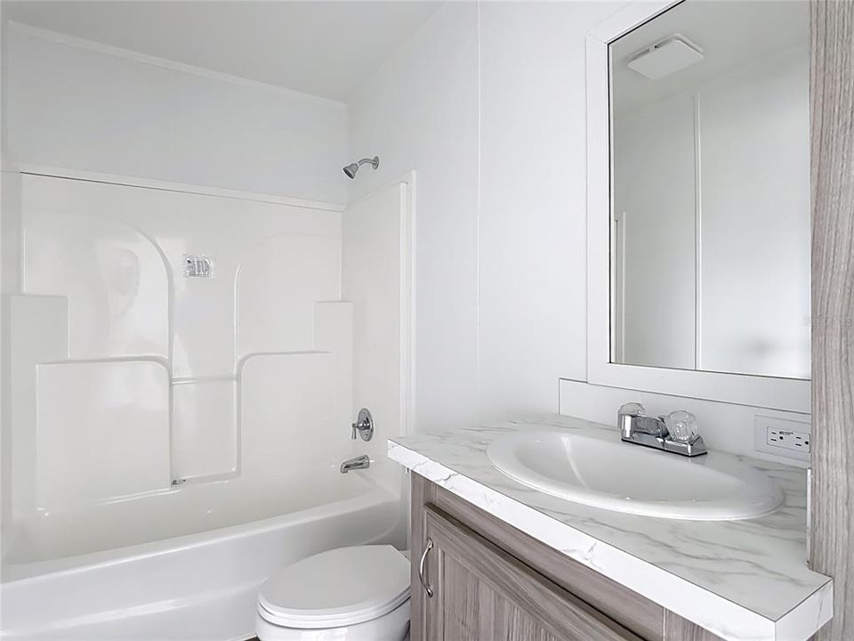 En Venta: $265,000 (3 camas, 2 baños, 1100 Pies cuadrados)