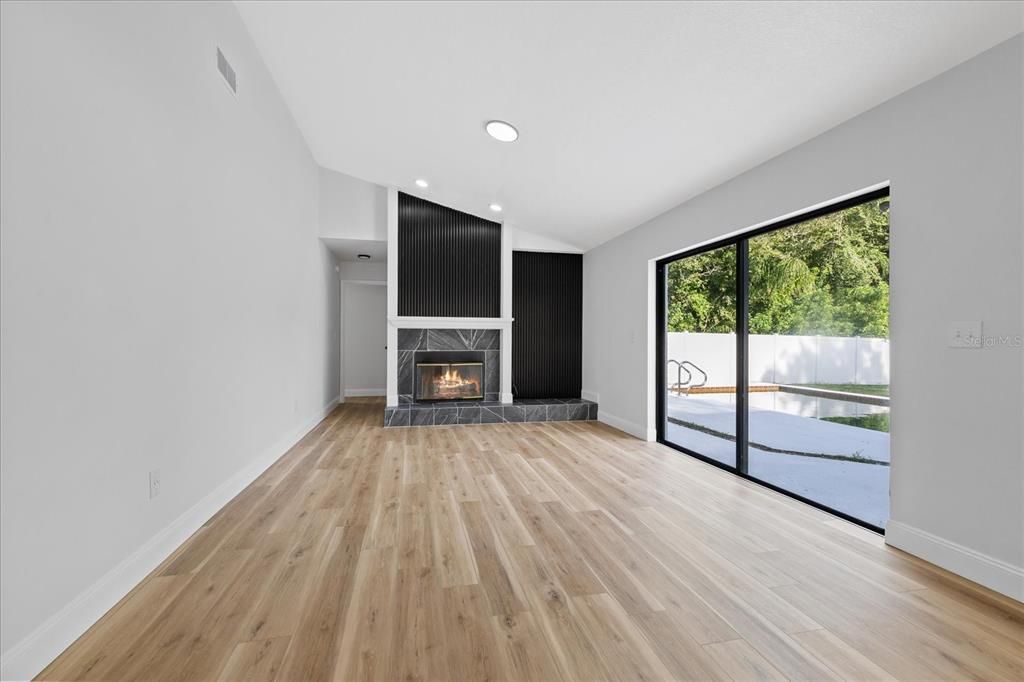 En Venta: $579,999 (4 camas, 3 baños, 1805 Pies cuadrados)