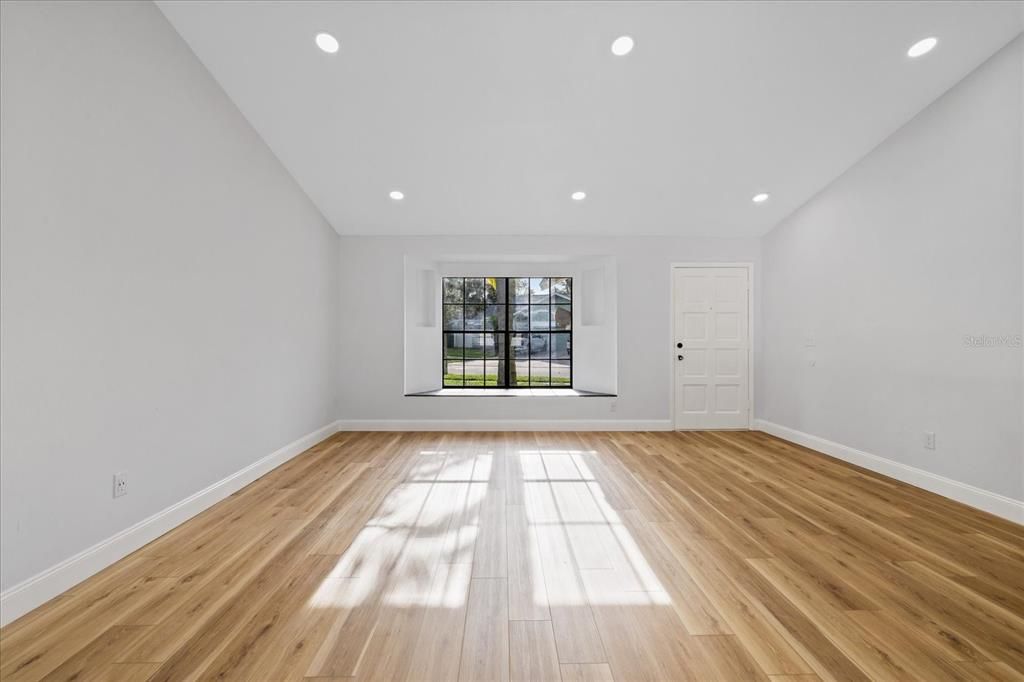 En Venta: $579,999 (4 camas, 3 baños, 1805 Pies cuadrados)