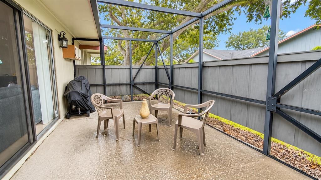 For Sale: $195,000 (2 beds, 2 baths, 1037 Square Feet)