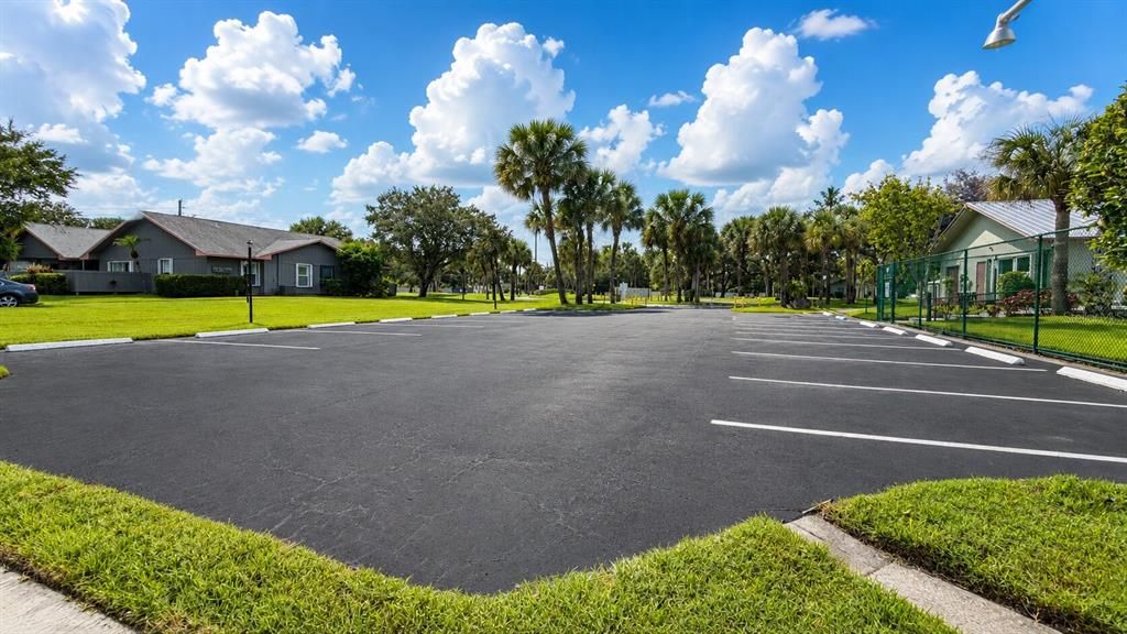 For Sale: $195,000 (2 beds, 2 baths, 1037 Square Feet)