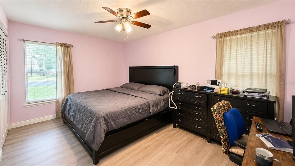 For Sale: $195,000 (2 beds, 2 baths, 1037 Square Feet)