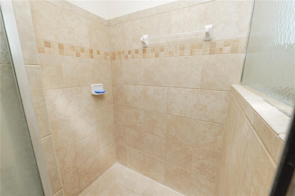 For Rent: $2,200 (4 beds, 2 baths, 1715 Square Feet)