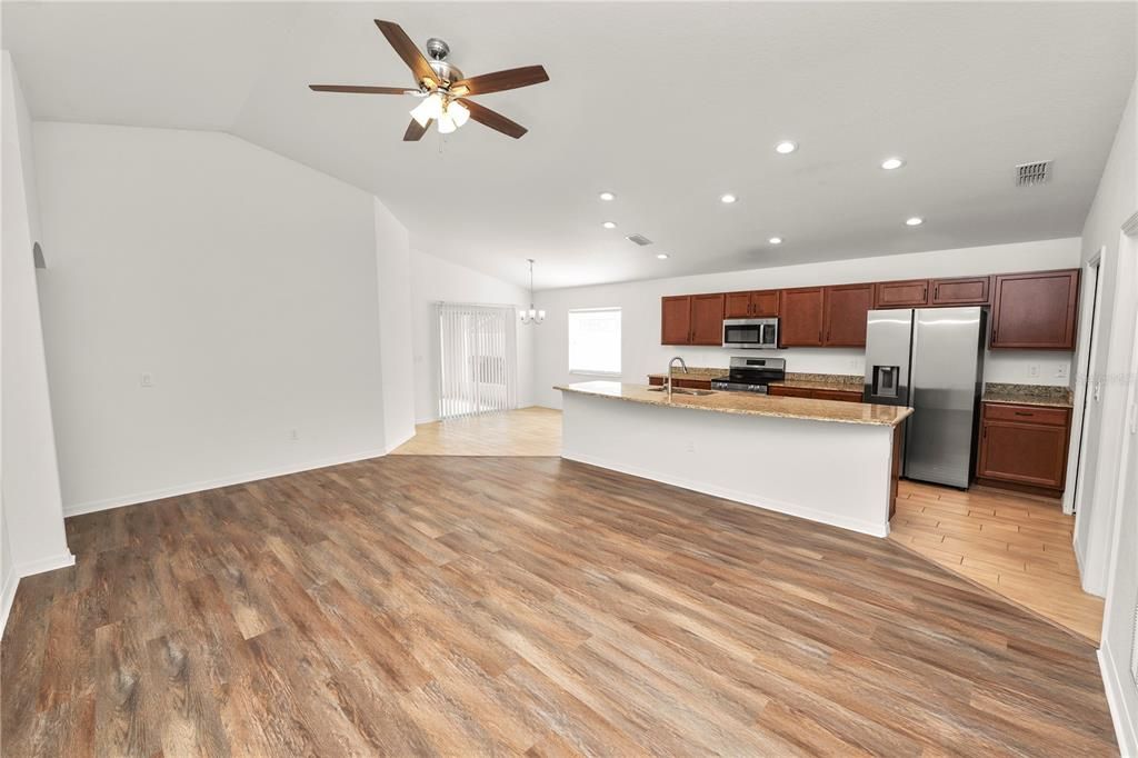 For Rent: $2,200 (4 beds, 2 baths, 1715 Square Feet)