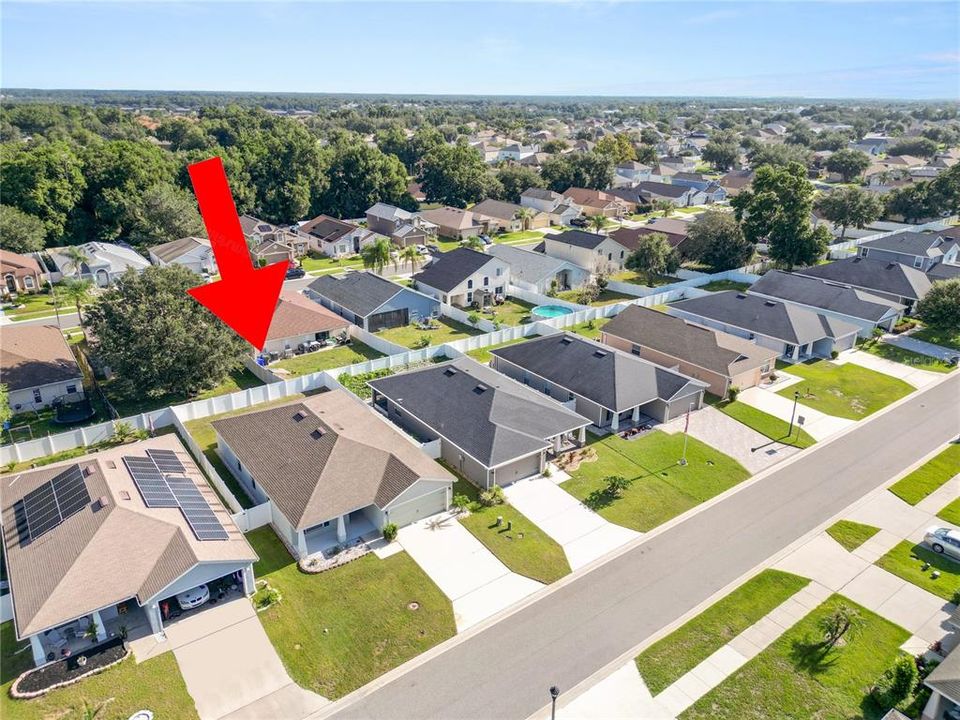 For Rent: $2,200 (4 beds, 2 baths, 1715 Square Feet)