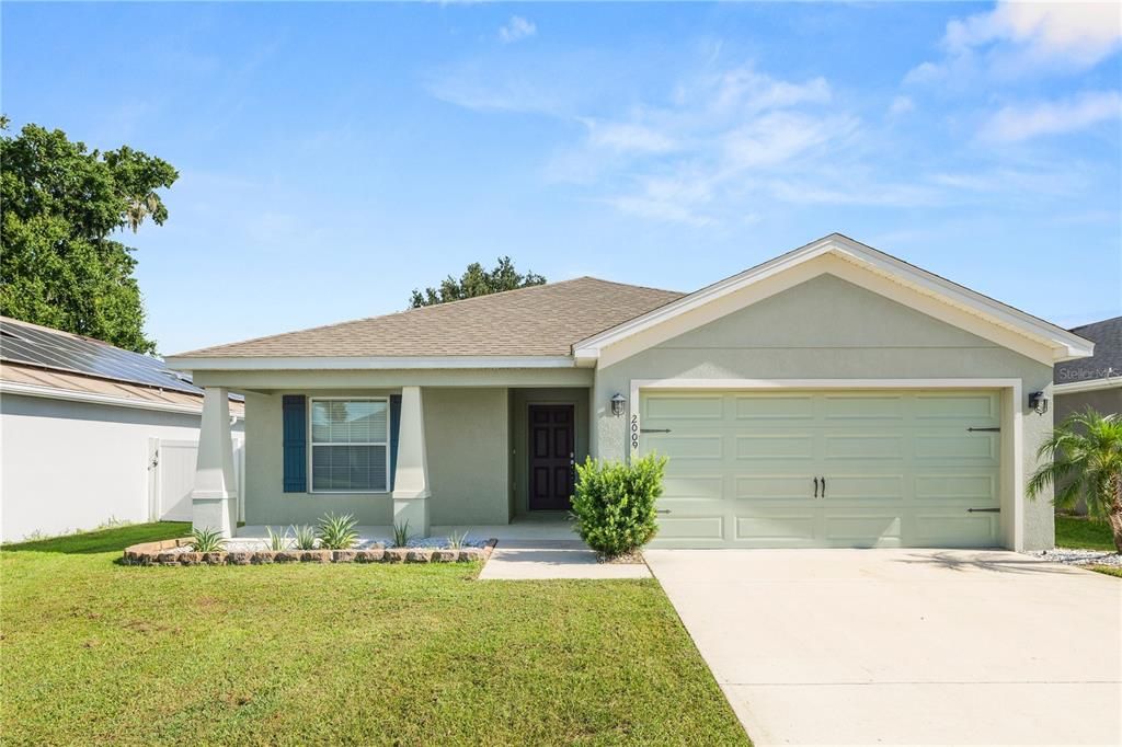 For Rent: $2,200 (4 beds, 2 baths, 1715 Square Feet)