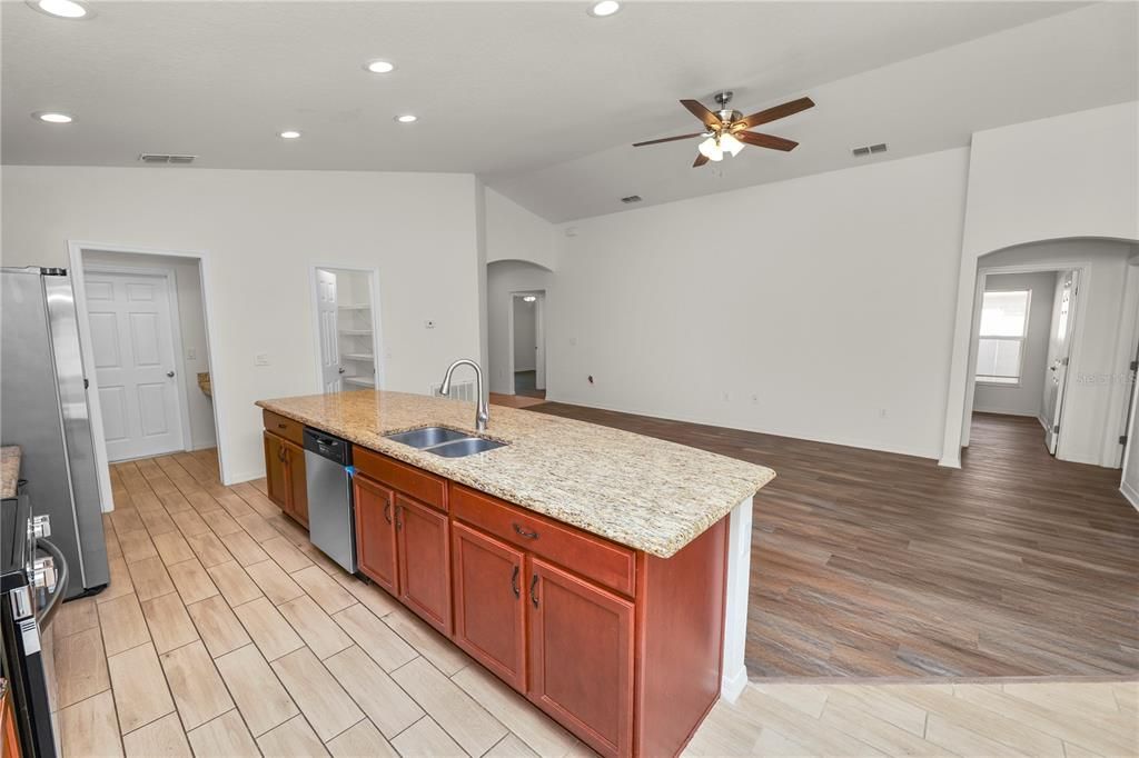 For Rent: $2,200 (4 beds, 2 baths, 1715 Square Feet)