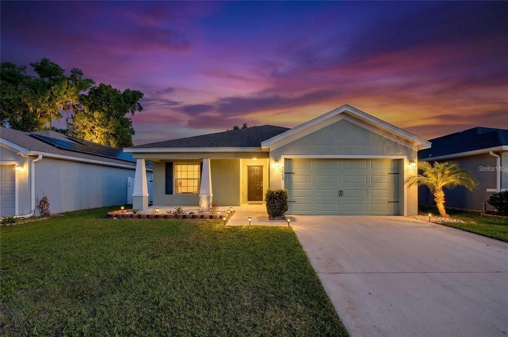 For Rent: $2,200 (4 beds, 2 baths, 1715 Square Feet)