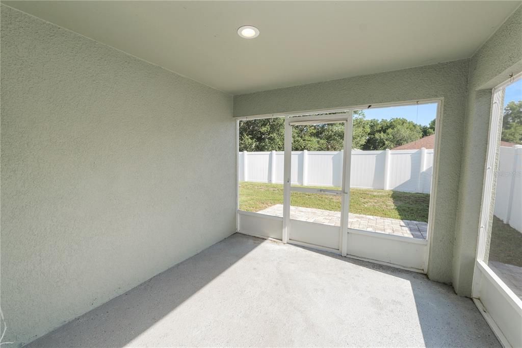 For Rent: $2,200 (4 beds, 2 baths, 1715 Square Feet)