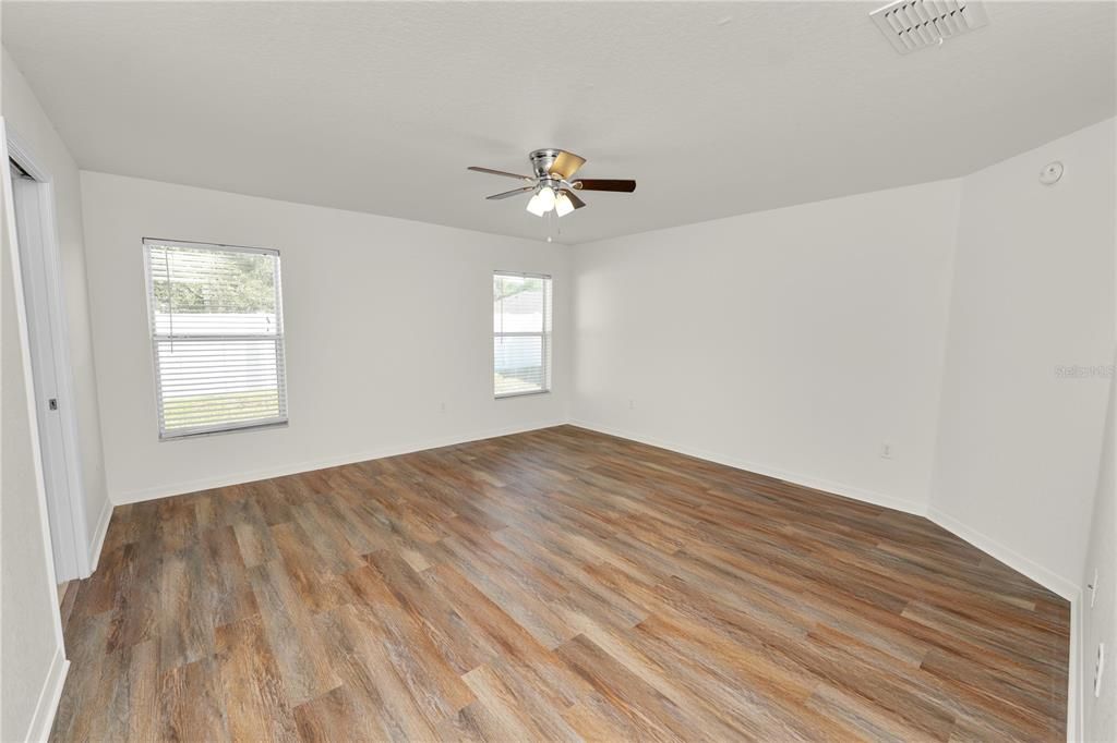 For Rent: $2,200 (4 beds, 2 baths, 1715 Square Feet)