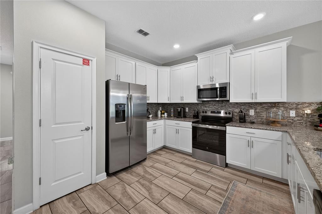 En Venta: $639,000 (8 camas, 5 baños, 3909 Pies cuadrados)
