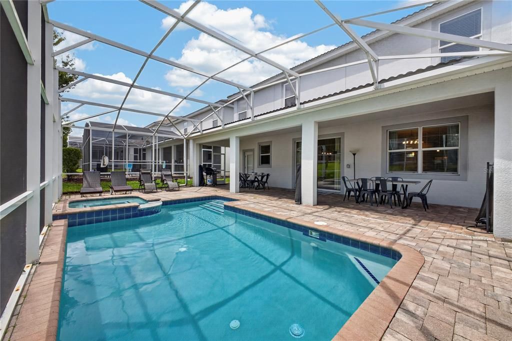 En Venta: $639,000 (8 camas, 5 baños, 3909 Pies cuadrados)