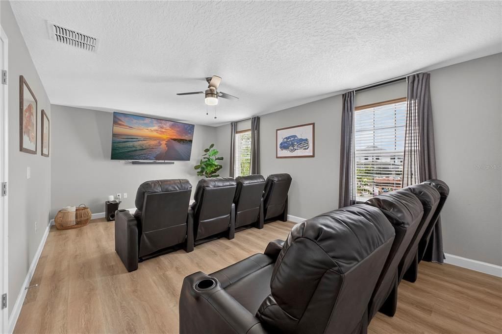 En Venta: $639,000 (8 camas, 5 baños, 3909 Pies cuadrados)