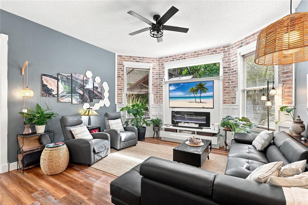 For Sale: $750,000 (3 beds, 2 baths, 2526 Square Feet)
