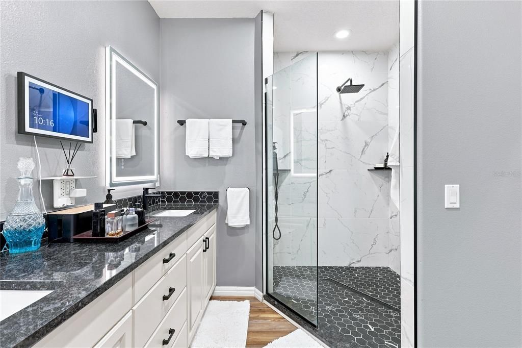 For Sale: $750,000 (3 beds, 2 baths, 2526 Square Feet)