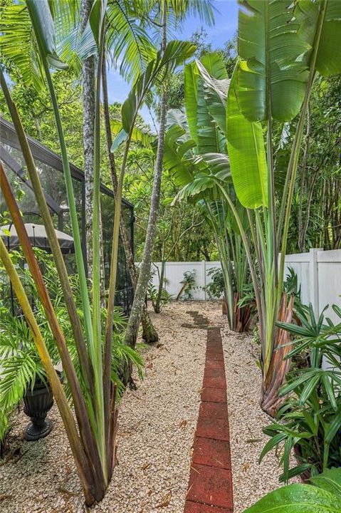 For Sale: $750,000 (3 beds, 2 baths, 2526 Square Feet)