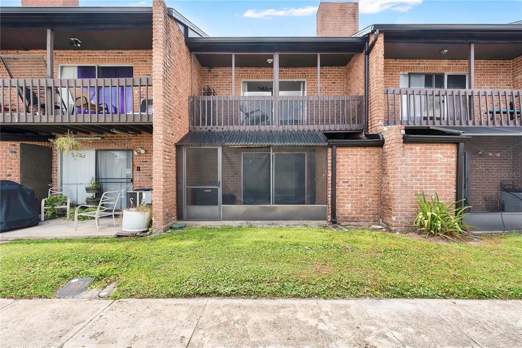 For Sale: $137,500 (3 beds, 2 baths, 1216 Square Feet)