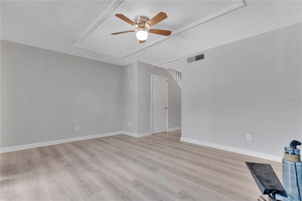 For Sale: $137,500 (3 beds, 2 baths, 1216 Square Feet)