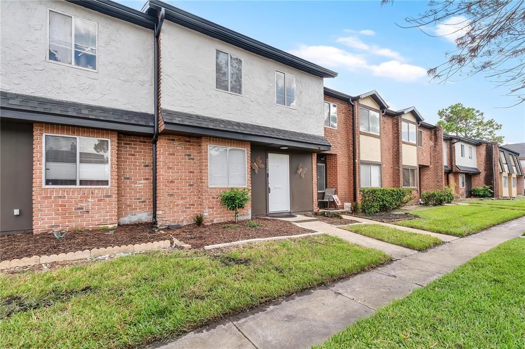 For Sale: $137,500 (3 beds, 2 baths, 1216 Square Feet)