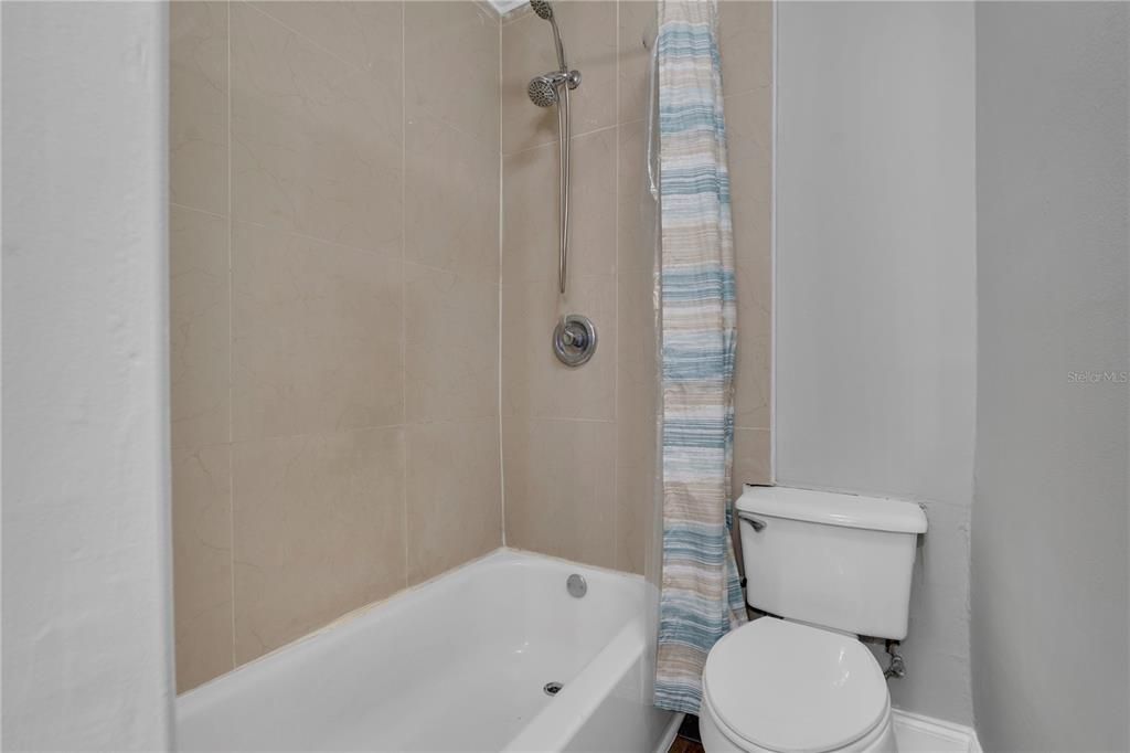 For Sale: $137,500 (3 beds, 2 baths, 1216 Square Feet)