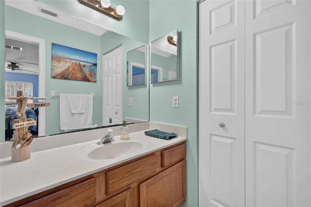 For Sale: $330,000 (2 beds, 2 baths, 1482 Square Feet)