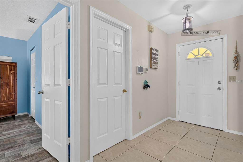 For Sale: $330,000 (2 beds, 2 baths, 1482 Square Feet)