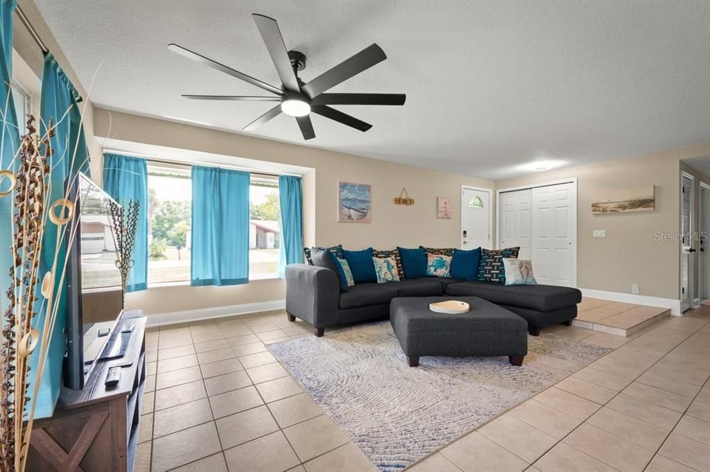 En Venta: $315,000 (3 camas, 2 baños, 1484 Pies cuadrados)