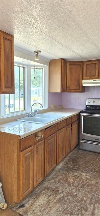 For Sale: $89,700 (2 beds, 1 baths, 784 Square Feet)