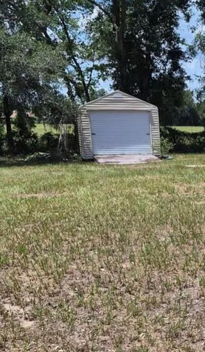 For Sale: $89,700 (2 beds, 1 baths, 784 Square Feet)