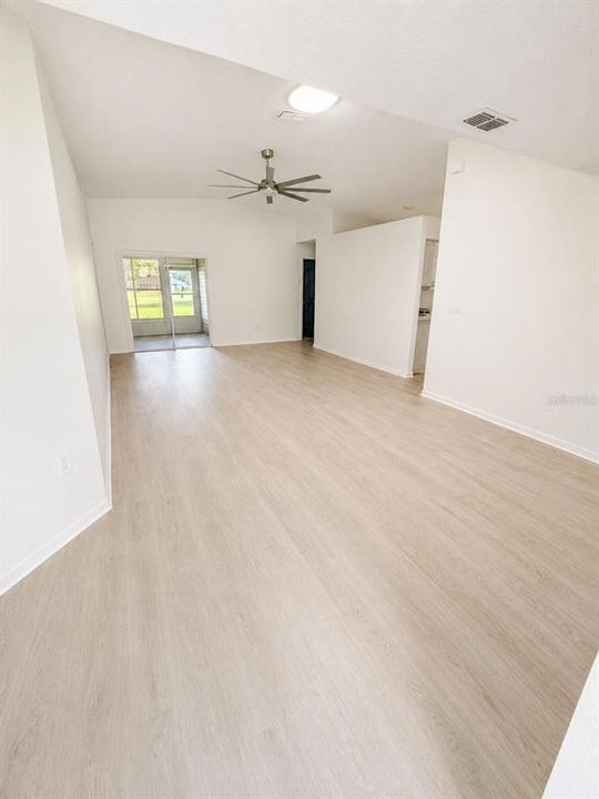 На продажу: $329,900 (3 спален, 2 ванн, 1481 Квадратных фут)