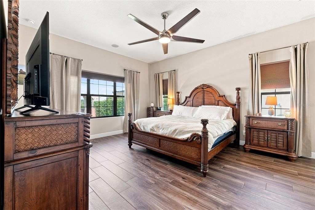 En Venta: $1,125,000 (5 camas, 4 baños, 3134 Pies cuadrados)