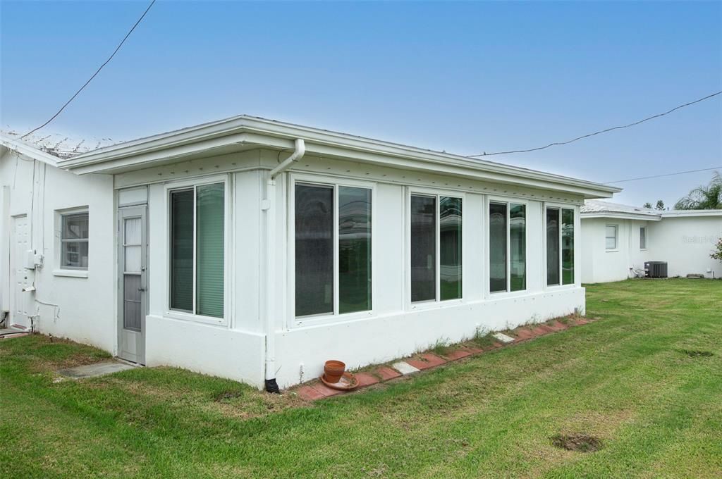На продажу: $269,900 (2 спален, 2 ванн, 1276 Квадратных фут)