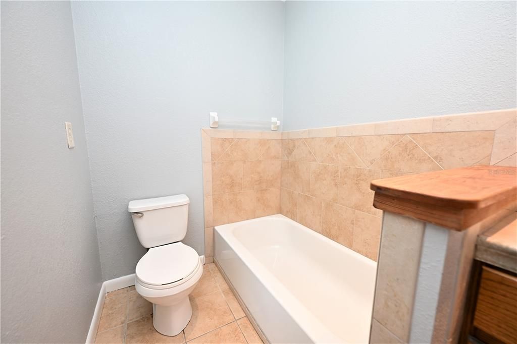 For Rent: $1,760 (3 beds, 2 baths, 1201 Square Feet)
