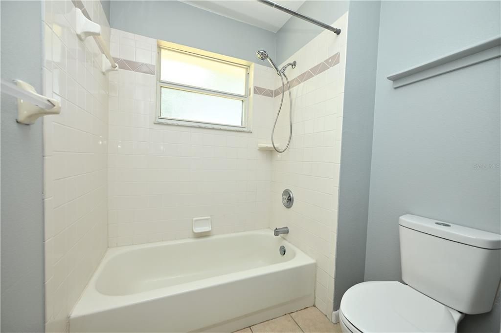 For Rent: $1,760 (3 beds, 2 baths, 1201 Square Feet)