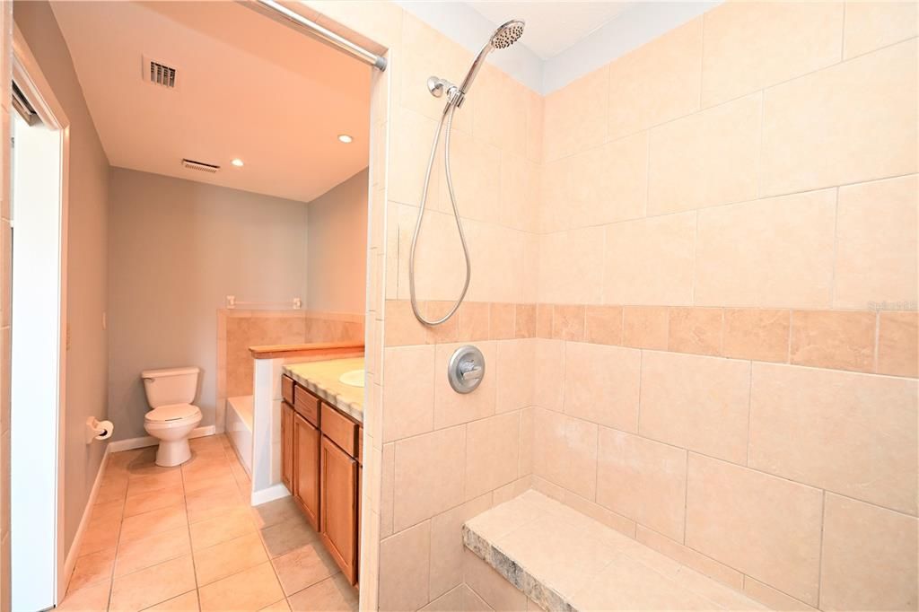 For Rent: $1,760 (3 beds, 2 baths, 1201 Square Feet)