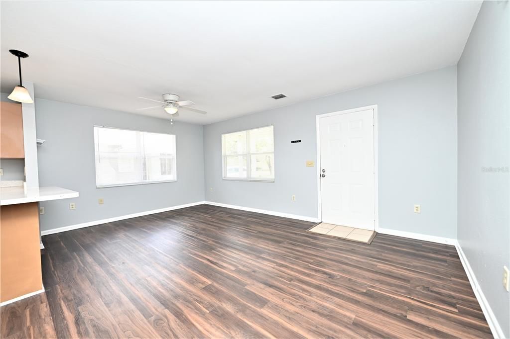For Rent: $1,760 (3 beds, 2 baths, 1201 Square Feet)