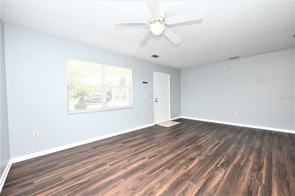For Rent: $1,760 (3 beds, 2 baths, 1201 Square Feet)