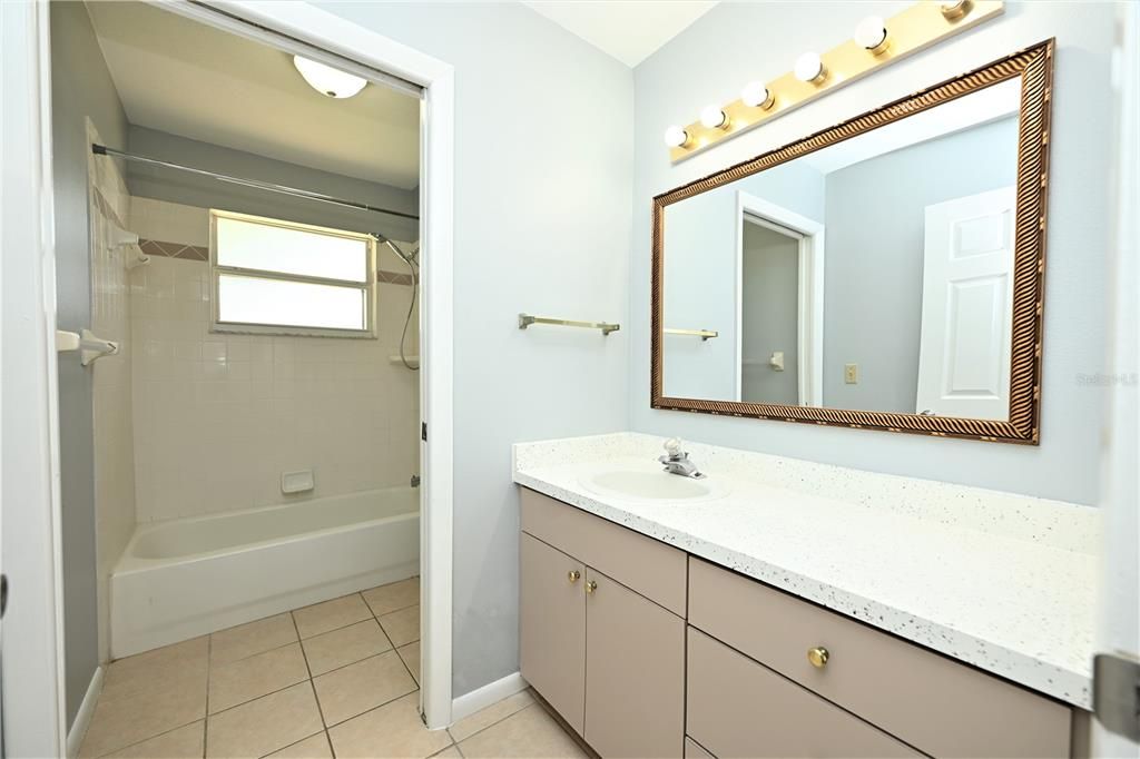 For Rent: $1,760 (3 beds, 2 baths, 1201 Square Feet)
