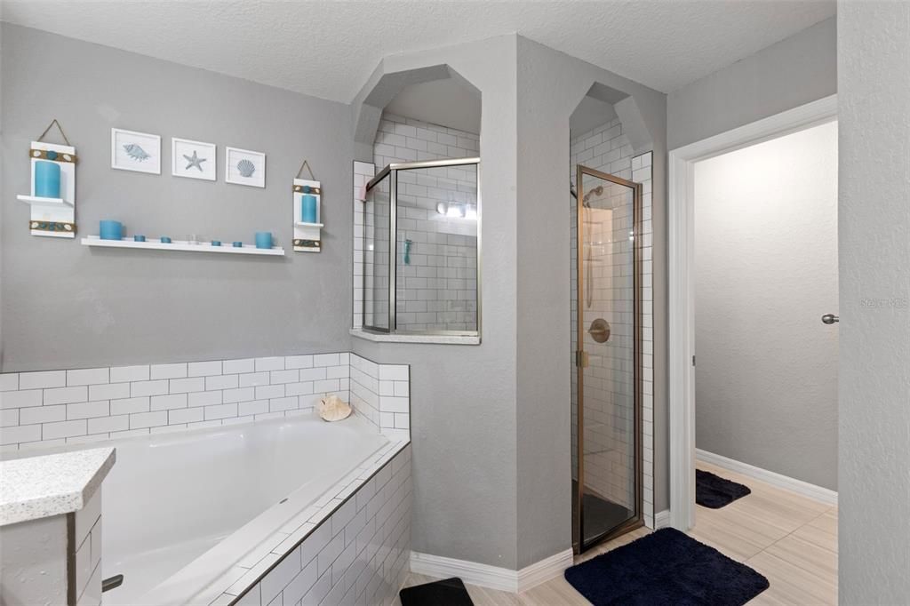En Venta: $419,900 (4 camas, 3 baños, 2120 Pies cuadrados)