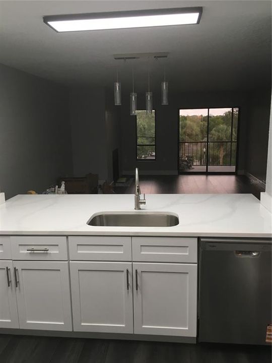 For Rent: $2,300 (3 beds, 2 baths, 1481 Square Feet)