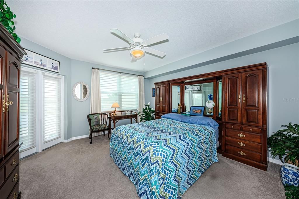 На продажу: $439,000 (3 спален, 2 ванн, 1800 Квадратных фут)