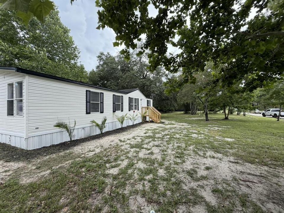 For Sale: $220,000 (3 beds, 2 baths, 1296 Square Feet)